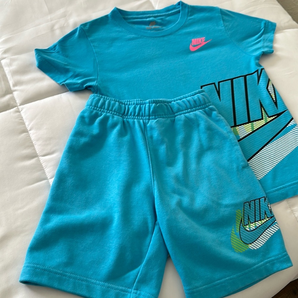 Nike boys set